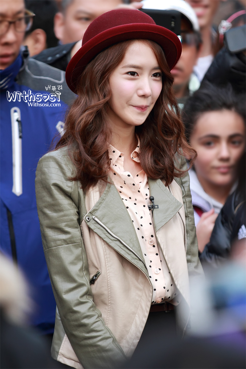 [OTHER][31-12-2011]YoonA tại trường quay của bộ phim " Love Rain " - Page 21 12656D3A4F7FD4E628EE74