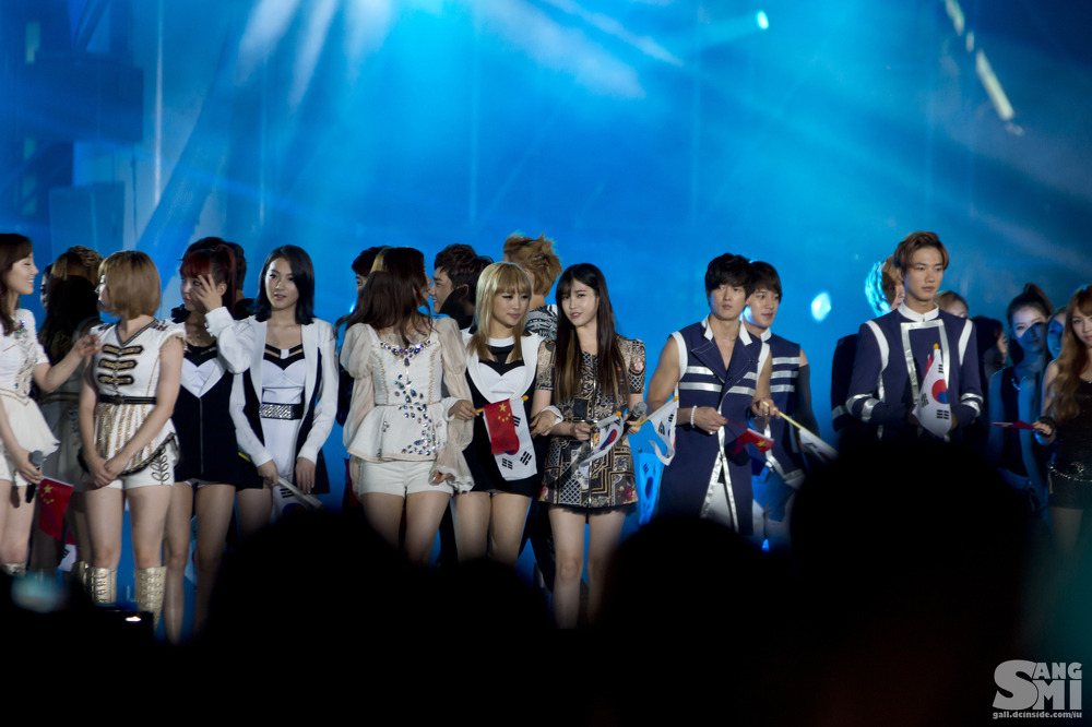 [PIC][25-08-2012]Hình ảnh mới nhất từ Concert "14th Korea-China Music Festival in Yeosu" của SNSD - Page 4 1419C7465039BE5C2A71C2