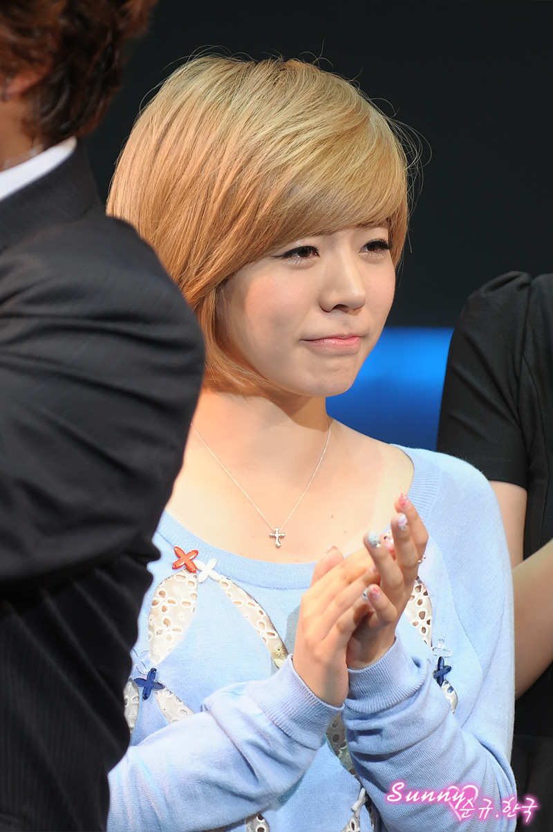 [OTHER][12-06-2012]Selca mới nhất của Sunny và Park Kwang Hyun tại hậu trường "Catch Me If You Can"  - Page 14 1602C1444FD5E93F01DE96
