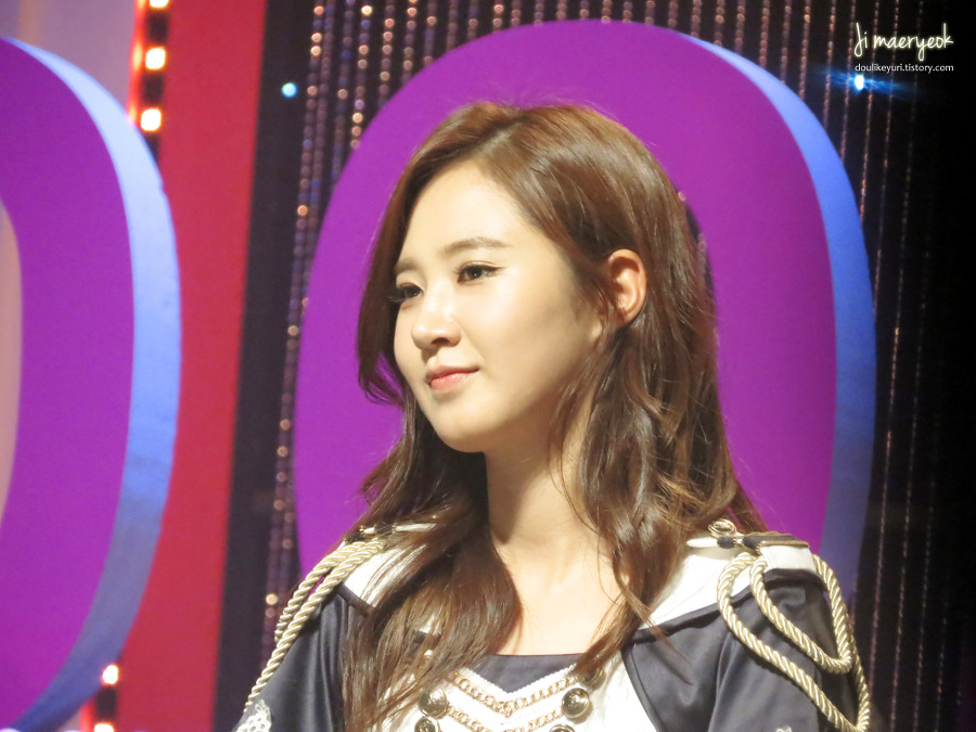 [PIC][01-09-2012]SNSD tại buổi Giao lưu và Ký tặng cho fan hâm mộ được tổ chức bởi thương hiệu "LOOK" vào chiều nay - Page 14 16074B4A504474921EF8B9