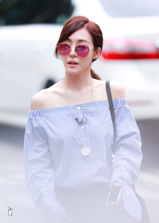 [PIC][01-07-2016]Tiffany xuất hiện tại tòa nhà KBS để quảng bá cho "SHUT UP" 224CB33A5777852102FC98