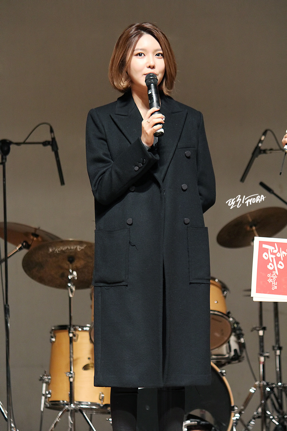 [PIC][28-11-2015]SooYoung tham dự "Korean Retinitis Pigmentosa Society Concert" vào tối nay 236A623B567923B90C49B5