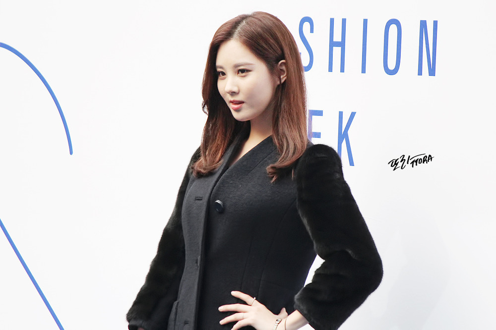 [PIC][18-10-2015]SeoHyun tham dự "HERA SEOUL FASHION WEEK S/S 2016 'ANDY&DEBB'" vào chiều nay 2473BF3B563B5E0B14D359