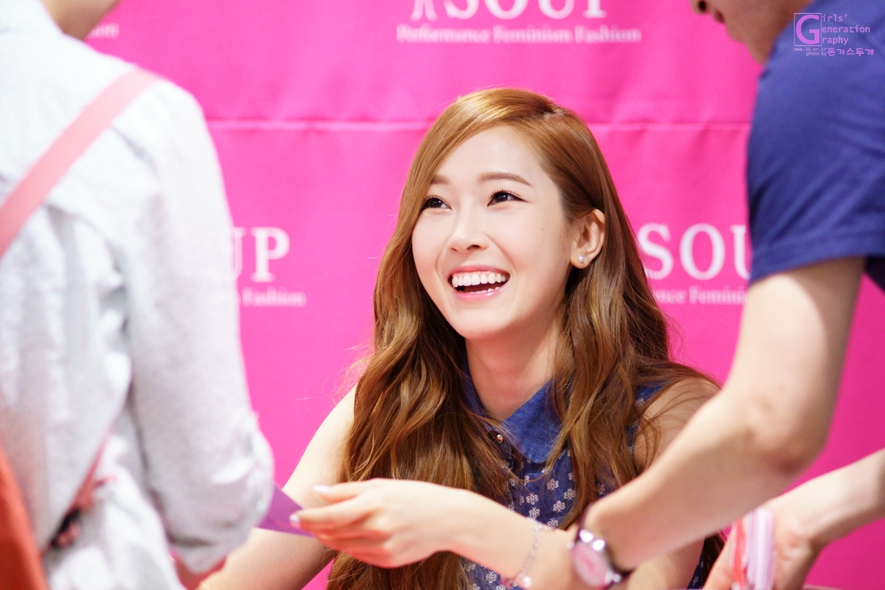 [PIC][04-04-2014]Jessica tham dự buổi fansign cho thương hiệu "SOUP" vào trưa nay - Page 3 253B5A38539DC157112D43