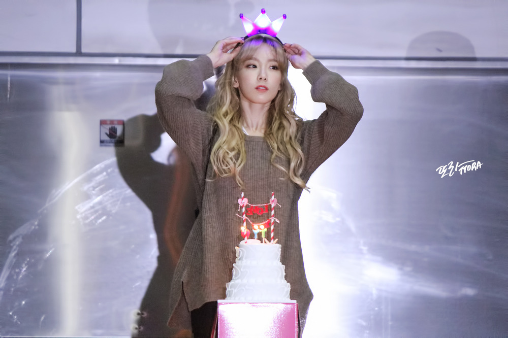 [PIC][17-09-2015]TaeYeon tổ chức Solo Concert "A Very Special Day" trong chuối Series Concert - "THE AGIT" của SM Entertainment tại SM COEX - Page 8 261A864F565ACFDB140DF0