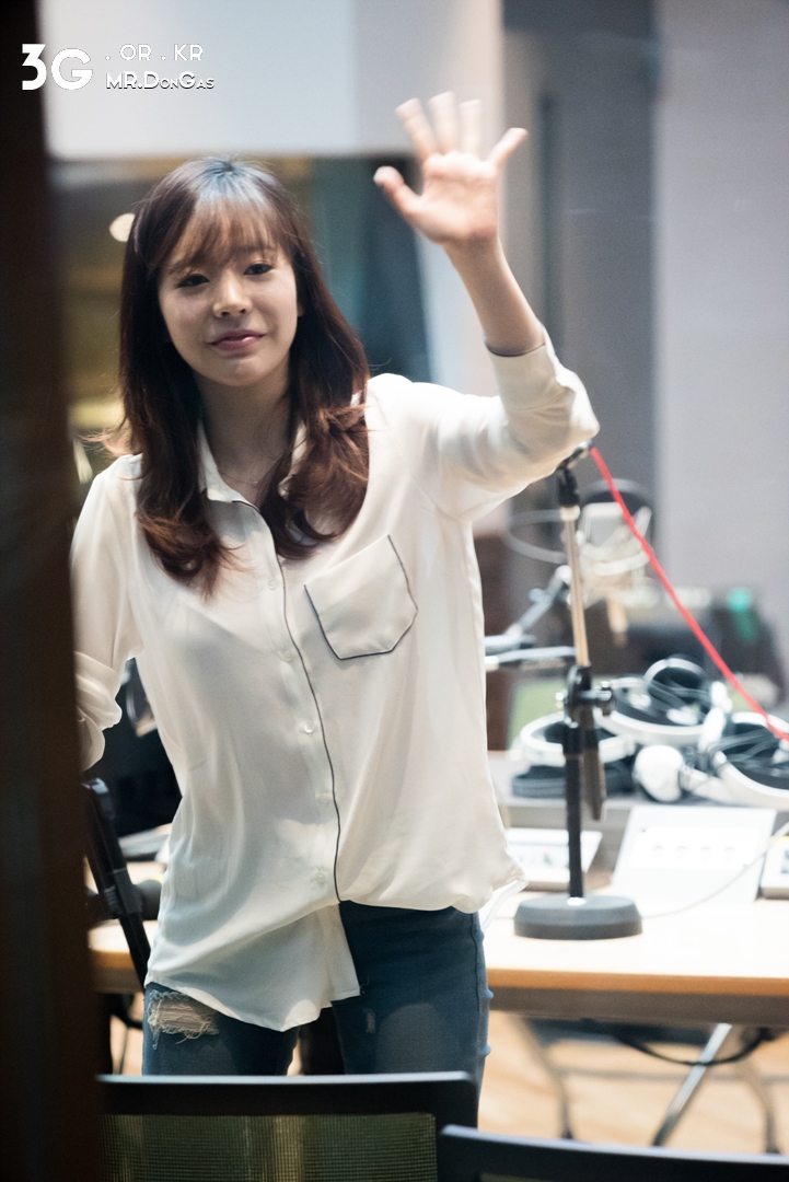 [OTHER][06-02-2015]Hình ảnh mới nhất từ DJ Sunny tại Radio MBC FM4U - "FM Date" - Page 11 2706CB44554CADDE074824