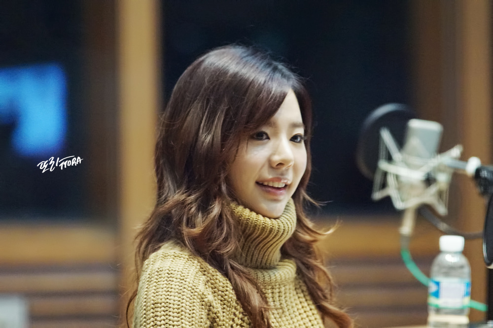 [OTHER][06-02-2015]Hình ảnh mới nhất từ DJ Sunny tại Radio MBC FM4U - "FM Date" - Page 30 2775644E5649BCD61D1E97