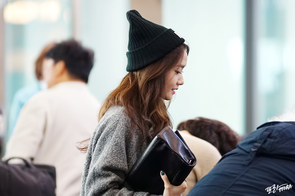 [PIC][31-10-2015]YoonA khởi hành đi Đài Loan để tham dự Fansign cho thương hiệu "H:CONNECT" vào sáng nay - Page 6 2776FC40564742960CC8E4