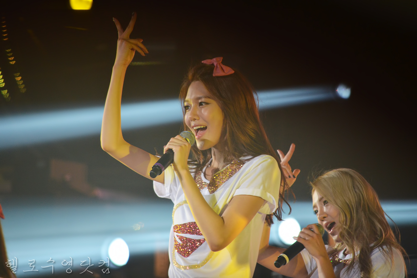 [PIC][13-09-2013]SNSD khởi hành đi Indonesia để biểu diễn "2013 Girls' Generation World Tour ~Girls & Peace~ in JAKARTA" vào chiều nay - Page 15 2120263D52368ACF066310