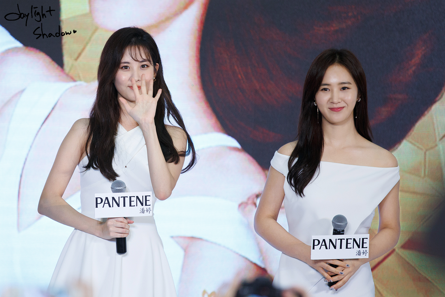 [PIC][24-10-2016]Yuri và SeoHyun khởi hành đi Thâm Quyến, Trung Quốc để tham dự sự kiện của thương hiệu "PANTENE" vào sáng nay - Page 5 2211B934587119BE2E0199