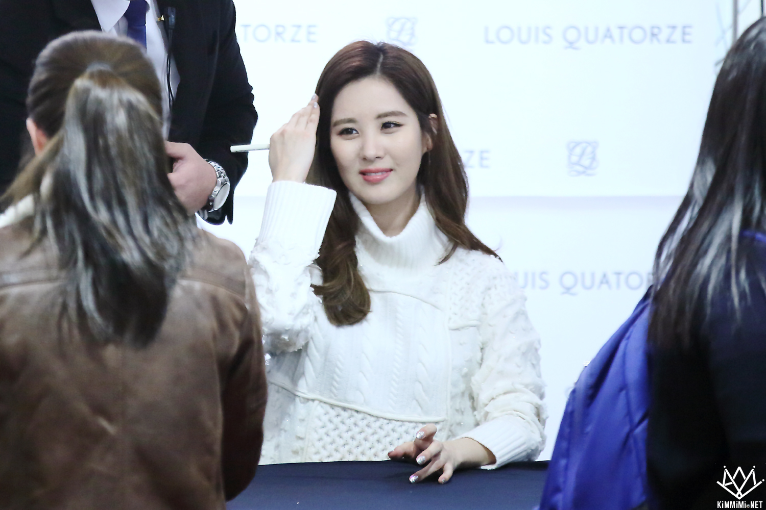 [PIC][27-11-2015]TaeTiSeo tham dự buổi Fansign cho thương hiệu "Louis Quartoze" tại Lotte Department Store Busan vào chiều nay - Page 6 2238223856A75CF00FC619