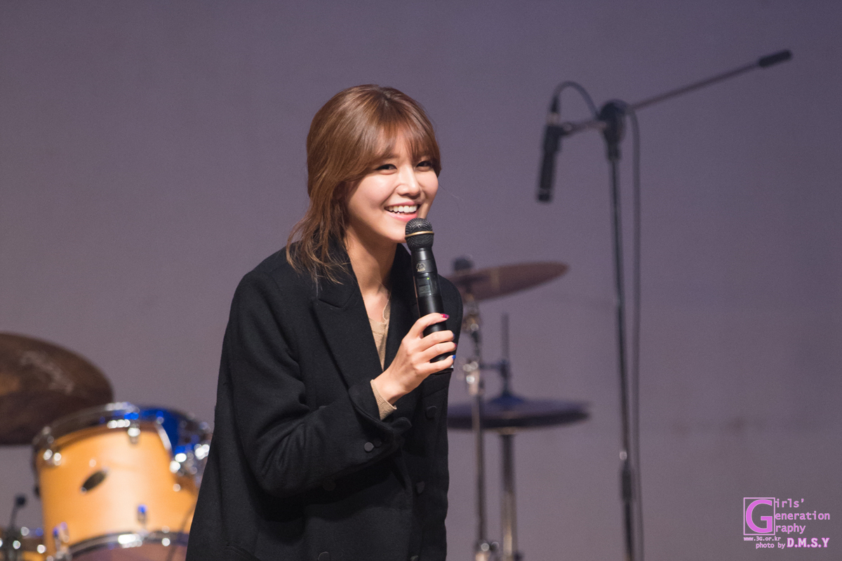 [PIC][20-12-014]SooYoung xuất hiện tại sự kiện "Korean Retinitis Pigmentosa Charity" vào chiều nay 225C8F495495C25A217B10
