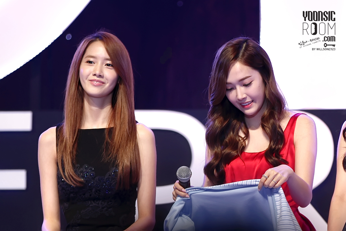 [PIC][20-10-2013]Jessica - YoonA và SeoHyun xuất hiện tại Thái Lan để tham dự "GiRL DE PROVENCE Thanks Party" vào tối nay - Page 15 25193246526BB0D12E7645