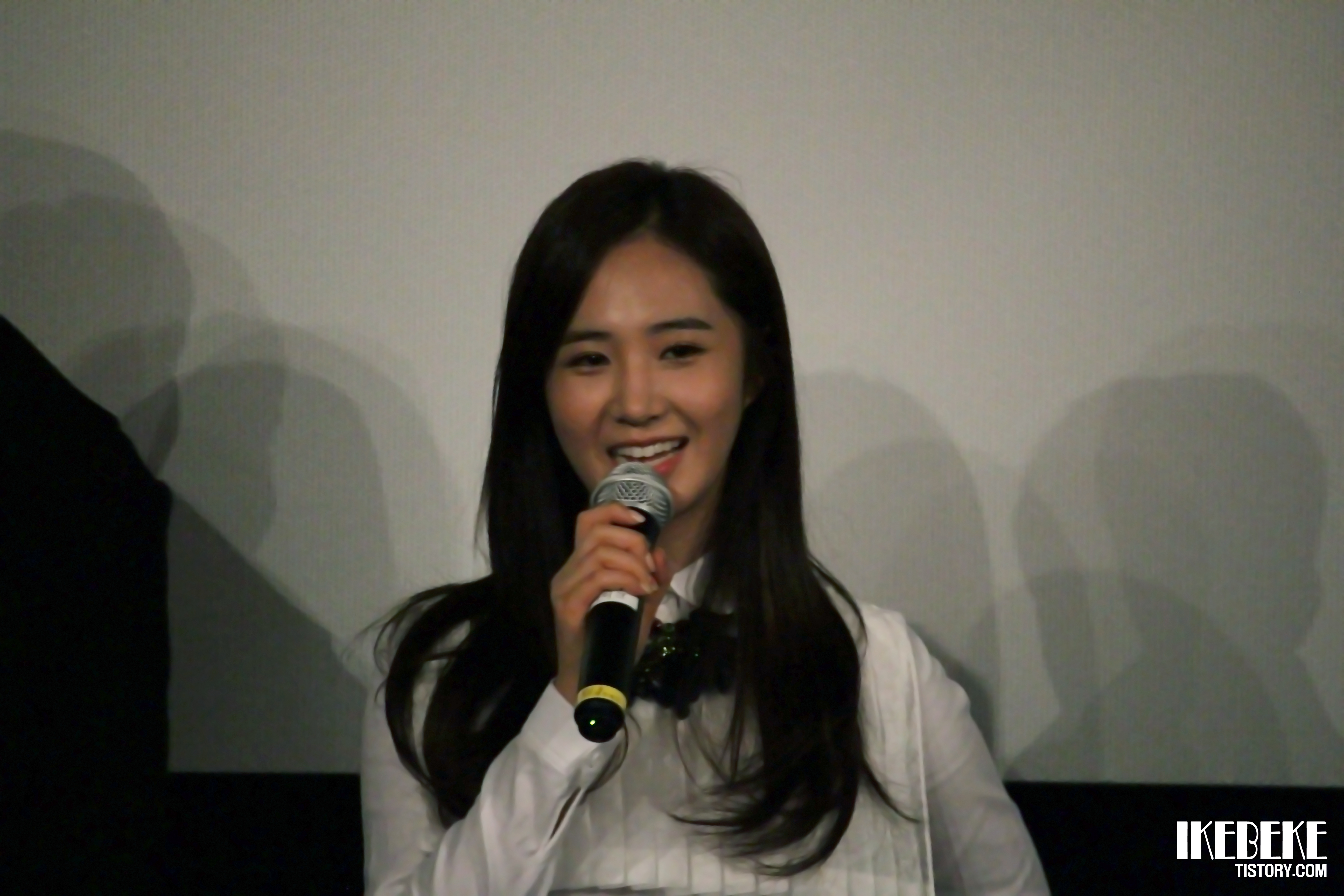 [PIC][07-11-2013]Yuri xuất hiện tại sự kiện "Lotte Cinema" Stage Greeting vào chiều nay + Selca của cô cùng các diễn viên khác 25407D3A527D223005BB00