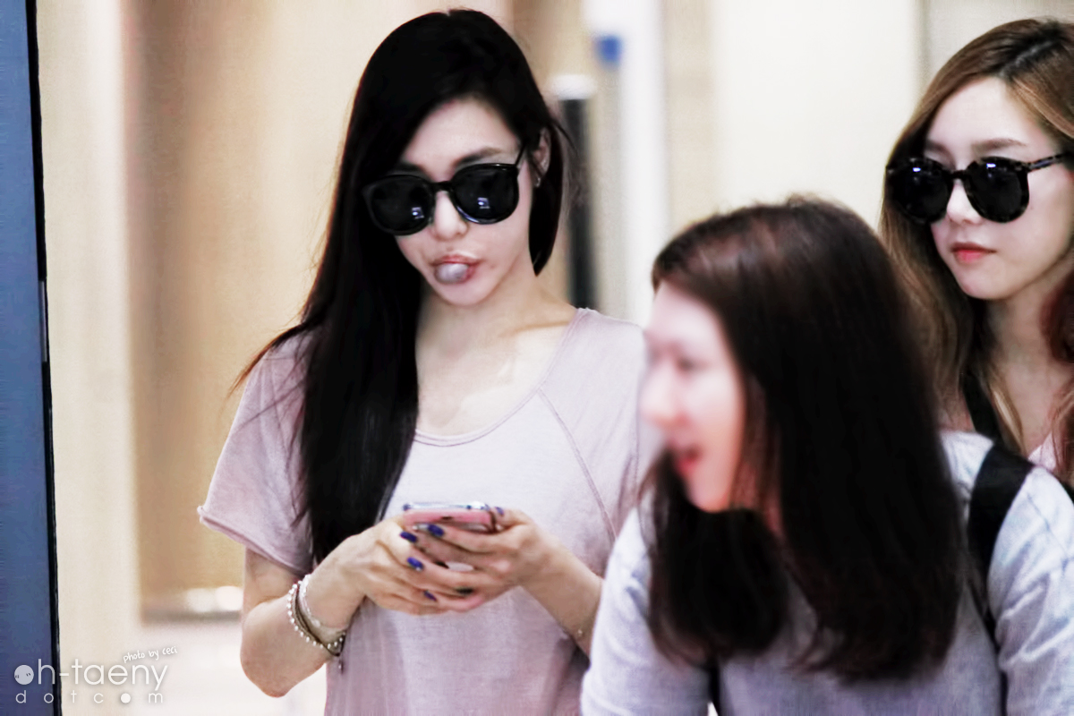 [PIC][30-07-2013]TaeYeon và Tiffany trở về Hàn Quốc vào chiều nay 25577F3851F8FE3A27D2D5