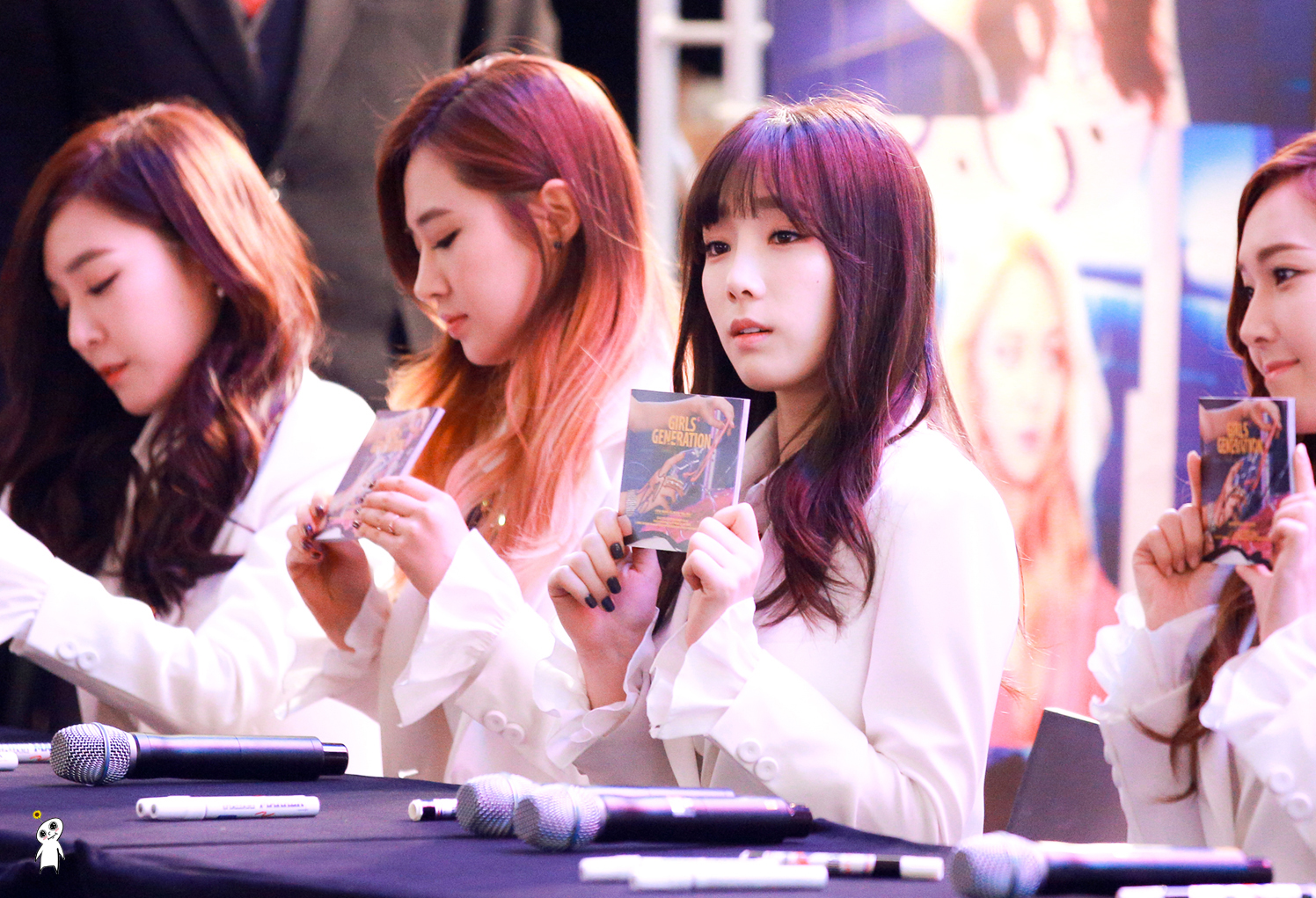 [PIC][14-03-2014]SNSD xuất hiện tại buổi fansign cho "Mr.Mr." vào tối nay  - Page 3 255CC5355323E802386E8B